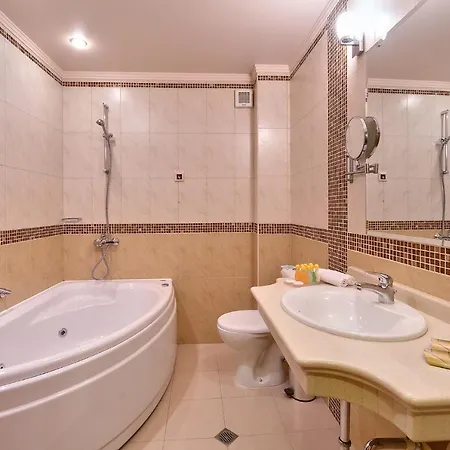 Хотел клуб централ 4*