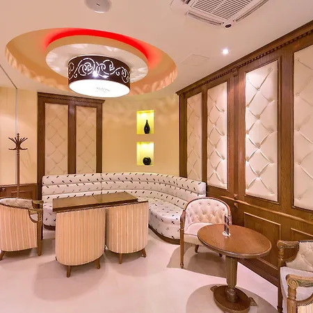 Club 4*