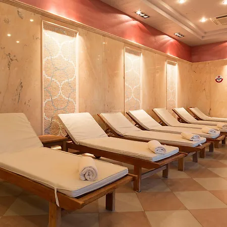 Hotel Club 4*
