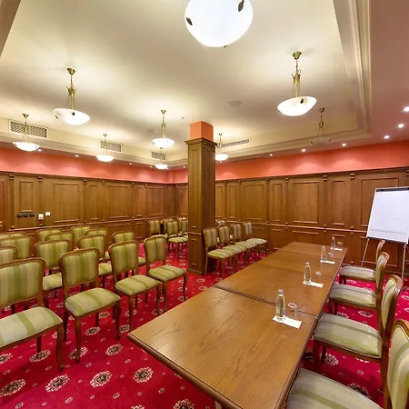 клуб централ 4*