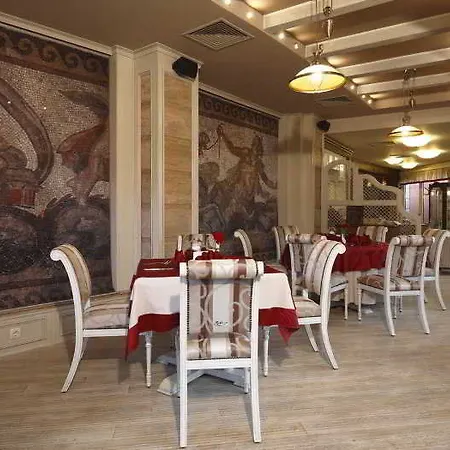 Club Hotel