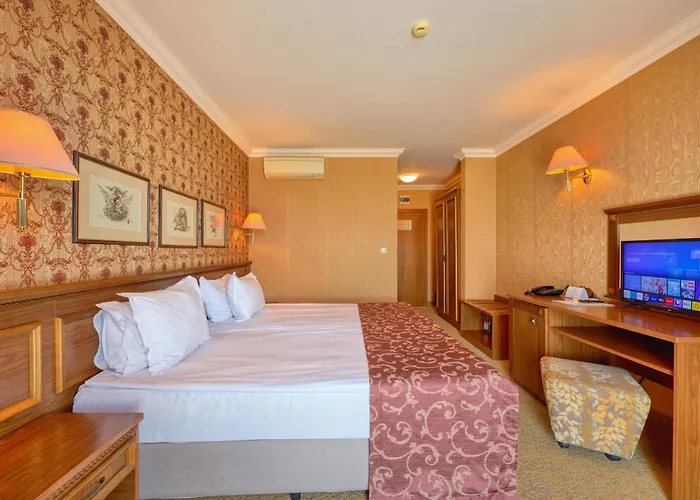 Club 4* היסריה